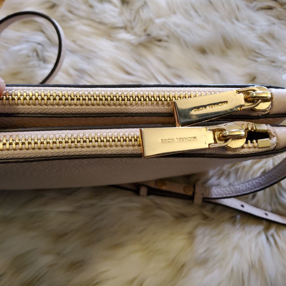 Michael Kors Adele Double Zip Crossbody VGUC Blush Pink in Color - Picture 7 of 16
